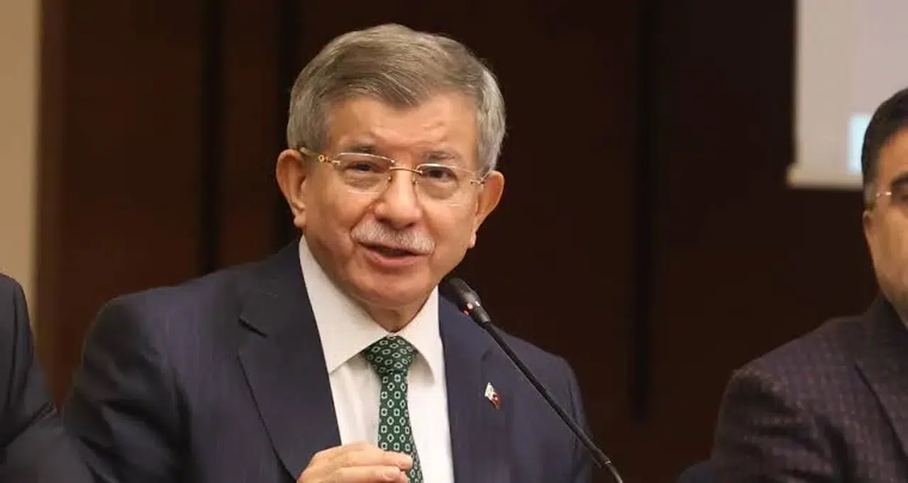 Davutoğlu’ndan Sürpriz Karar: Gelecek Partisi Feshediliyor