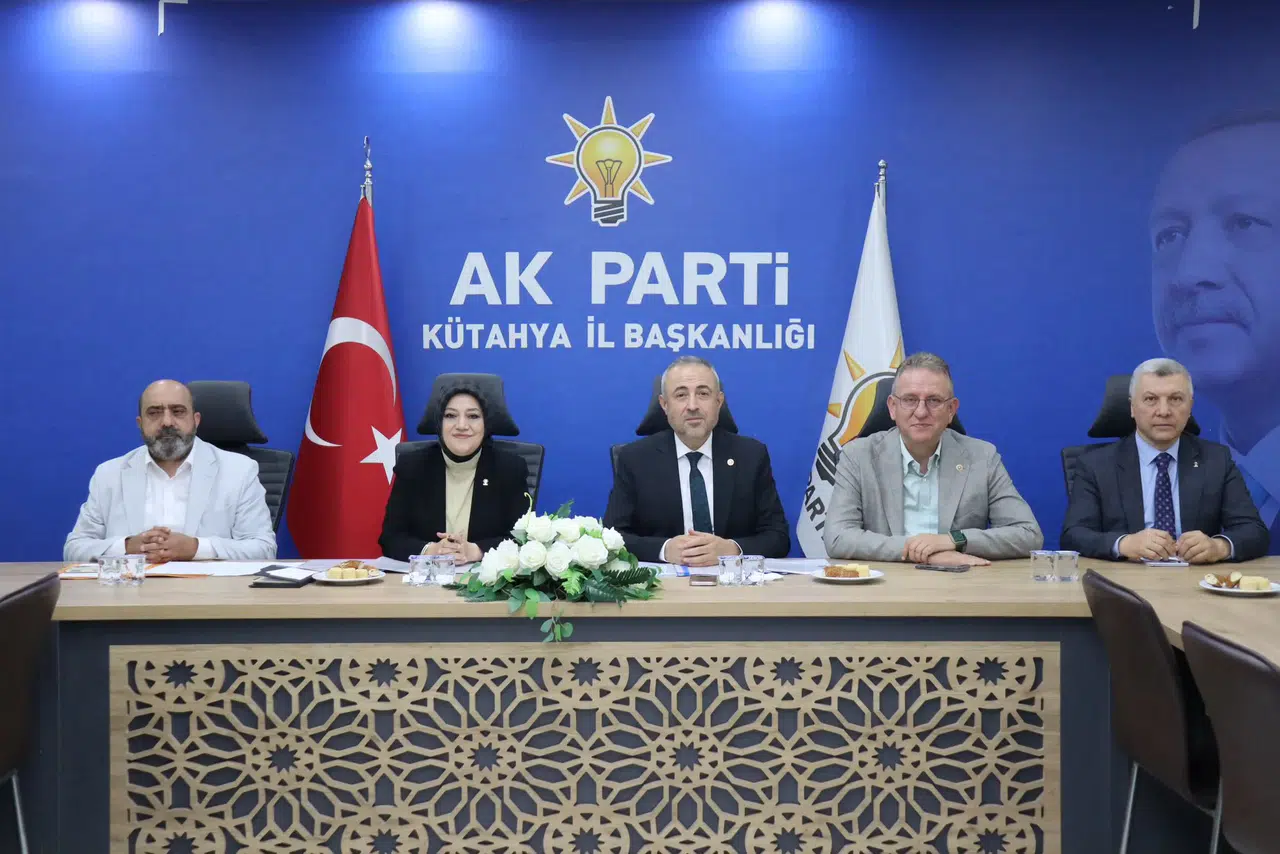 Milletvekili Karatutlu'dan Kütahya'da Yoğun Mesai