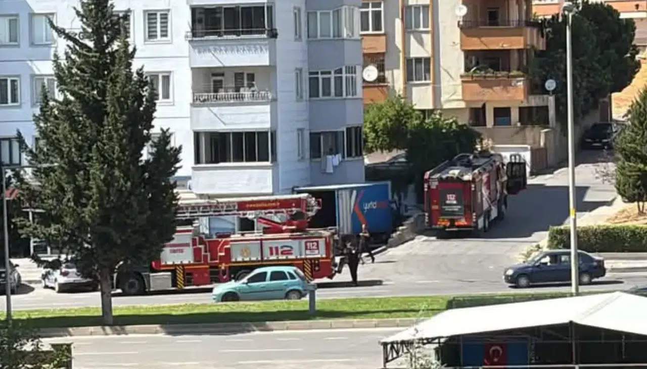 Tekzen Yakınındaki Evde Çıkan Yangına İtfaiye Ekipleri Müdahale Etti