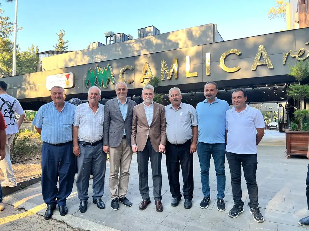 Başkan Gökşen'den Yenilenen Çınaraltı Çay Bahçesi'ne Ziyaret