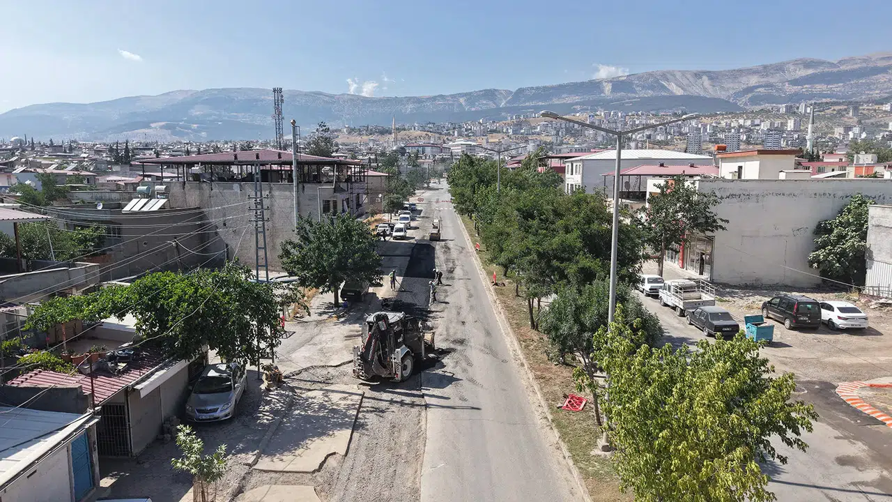 Köroğlu Caddesi'nde Altyapı Tamamlandı, Asfalt Çalışmaları Son Aşamaya Geldi