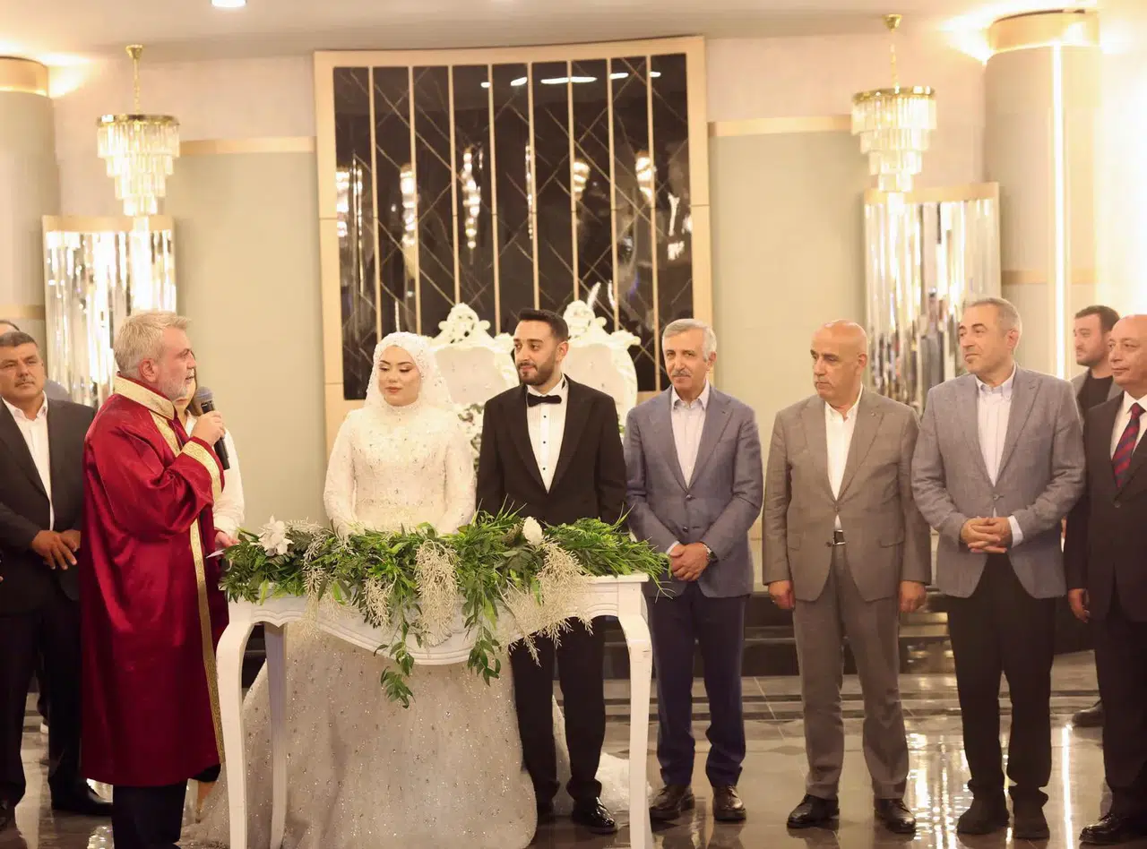 Kahramanmaraş Protokolü, Bakan Ailesinin Mutluluğunu Paylaştı