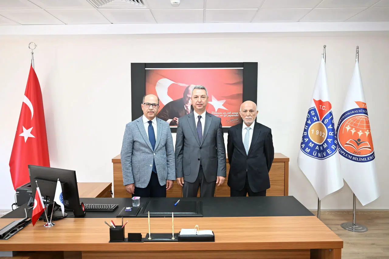 İnsan ve Toplum Bilimleri Fakültesi'nde dekanlık devir teslim