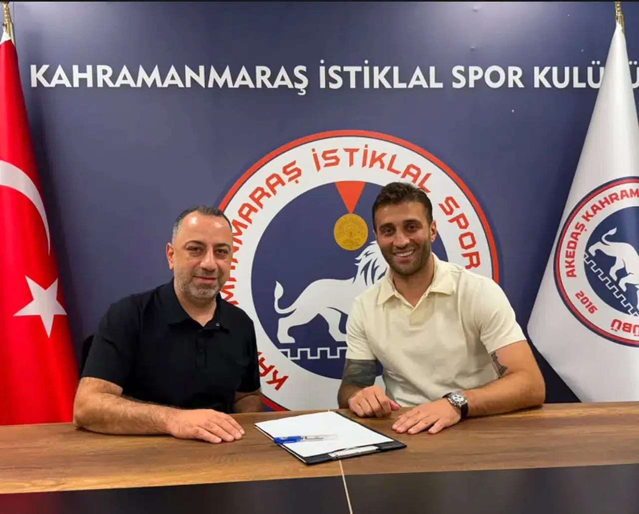 Alpaslan Öztürk Yeniden Kırmızı-Beyaz Formayı Giyecek