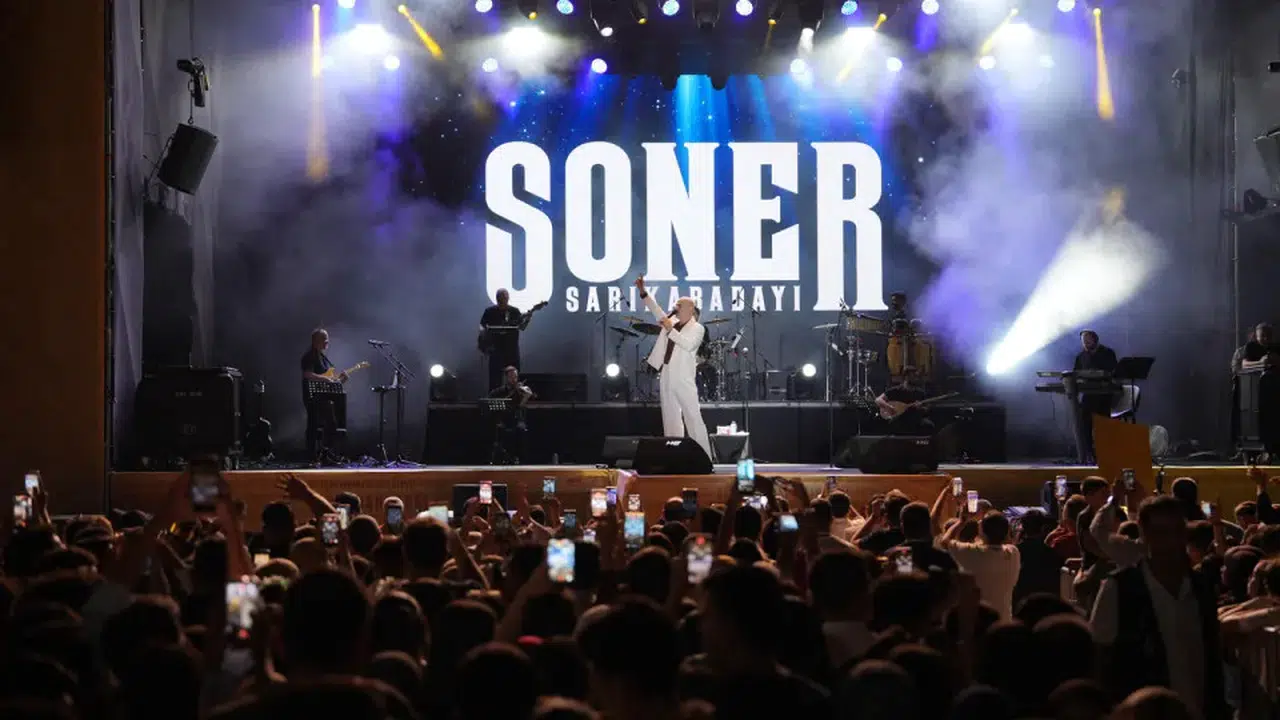 Zafer Bayramı’nda KAFUM’u Soner Sarıkabadayı Coşkusu Sardı