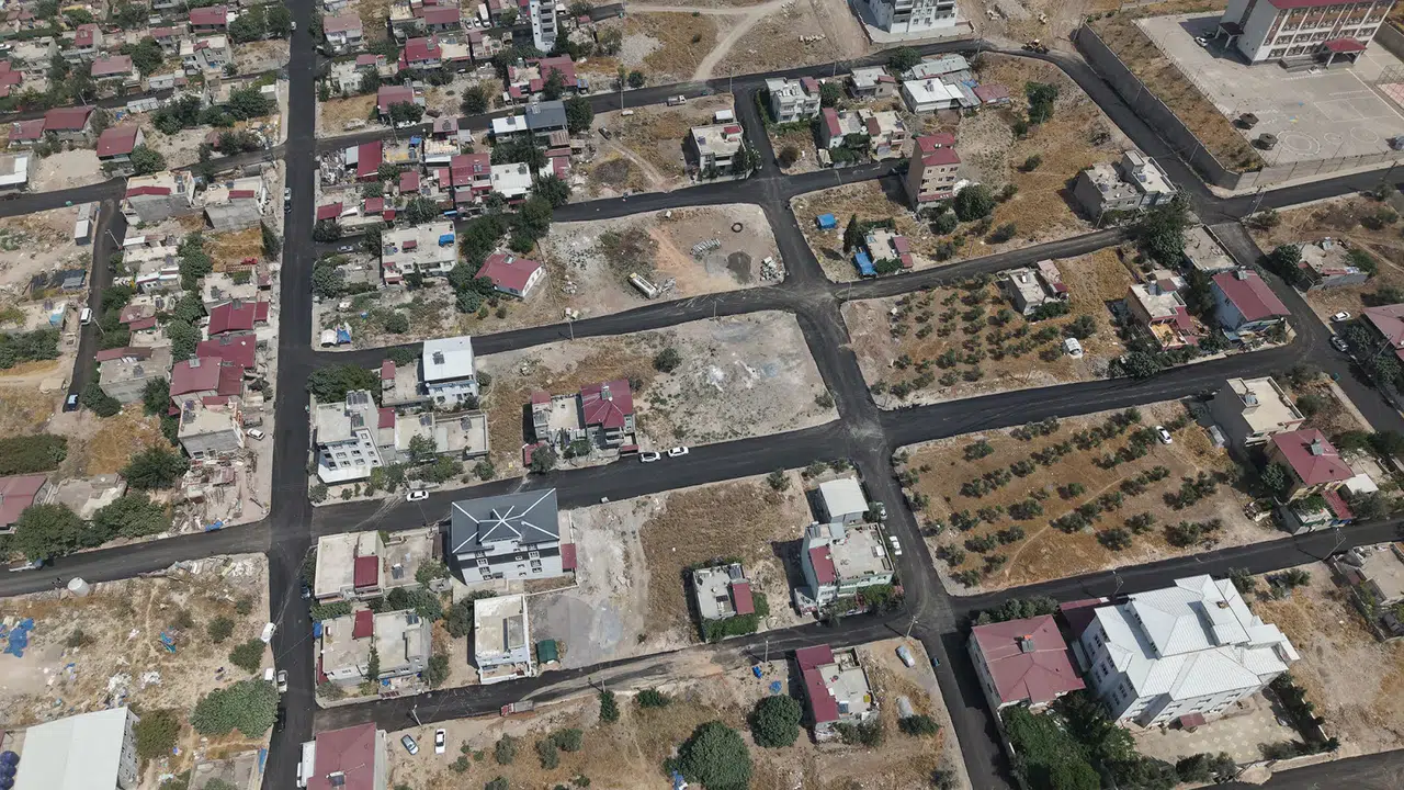 Kahramanmaraş'ta Dulkadiroğlu'nda yollar modern asfaltla yenileniyor!