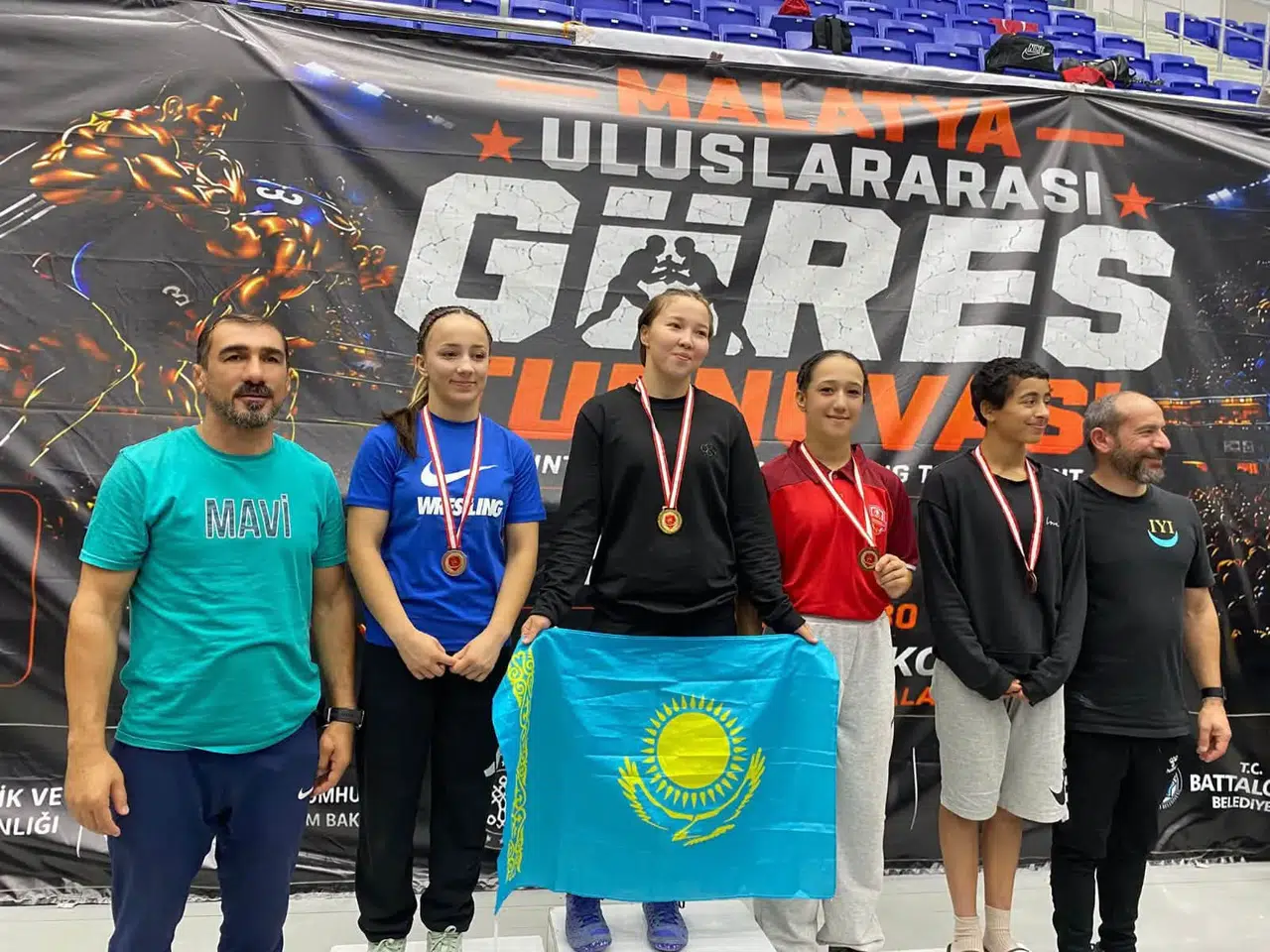 Kahramanmaraşlı Kadın Güreşçilerden 3 Madalya