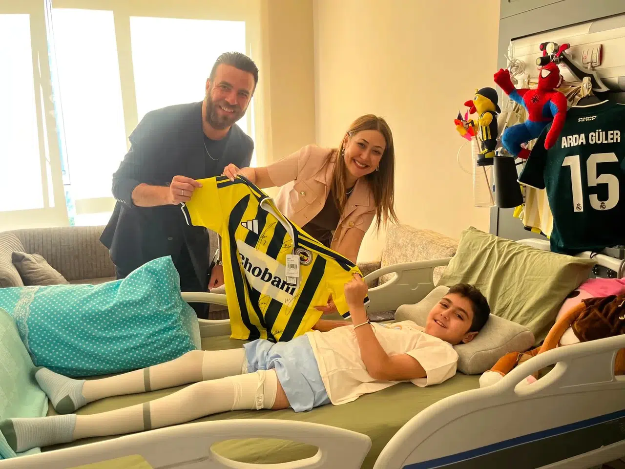 Milletvekili Karakoç, Okul Saldırısında Yaralanan Öğrencileri Ziyaret Etti