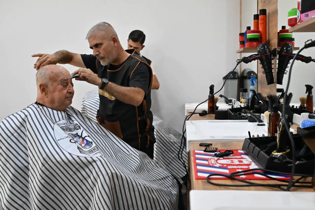 Emekli Kafe'de kuaför ve berber hizmeti başladı
