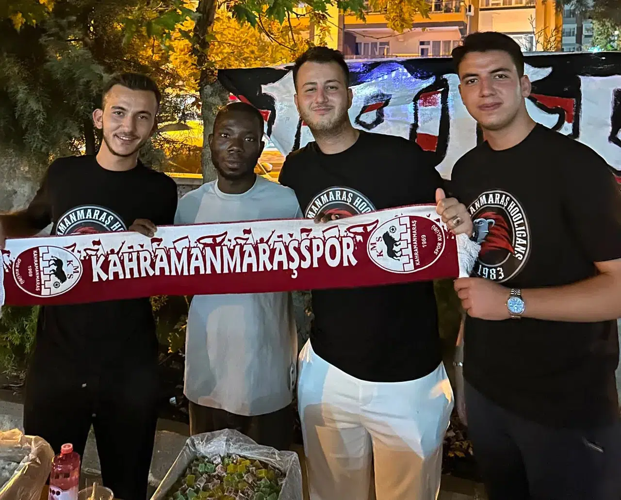 Edeler Grubu’ndan Kandil Gecesinde Lokum İkramı