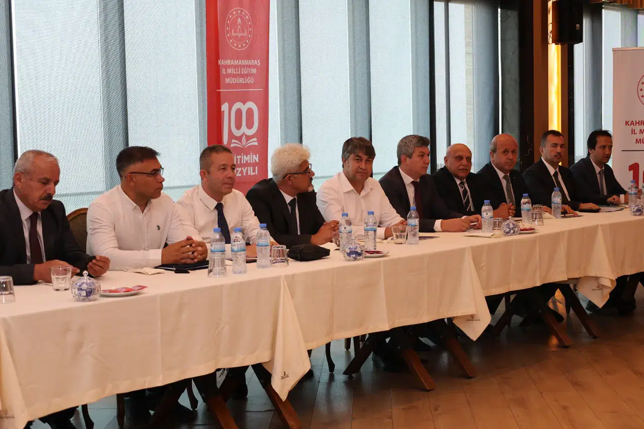 Turan Akpınar Başkanlığında Eğitim Zirvesi