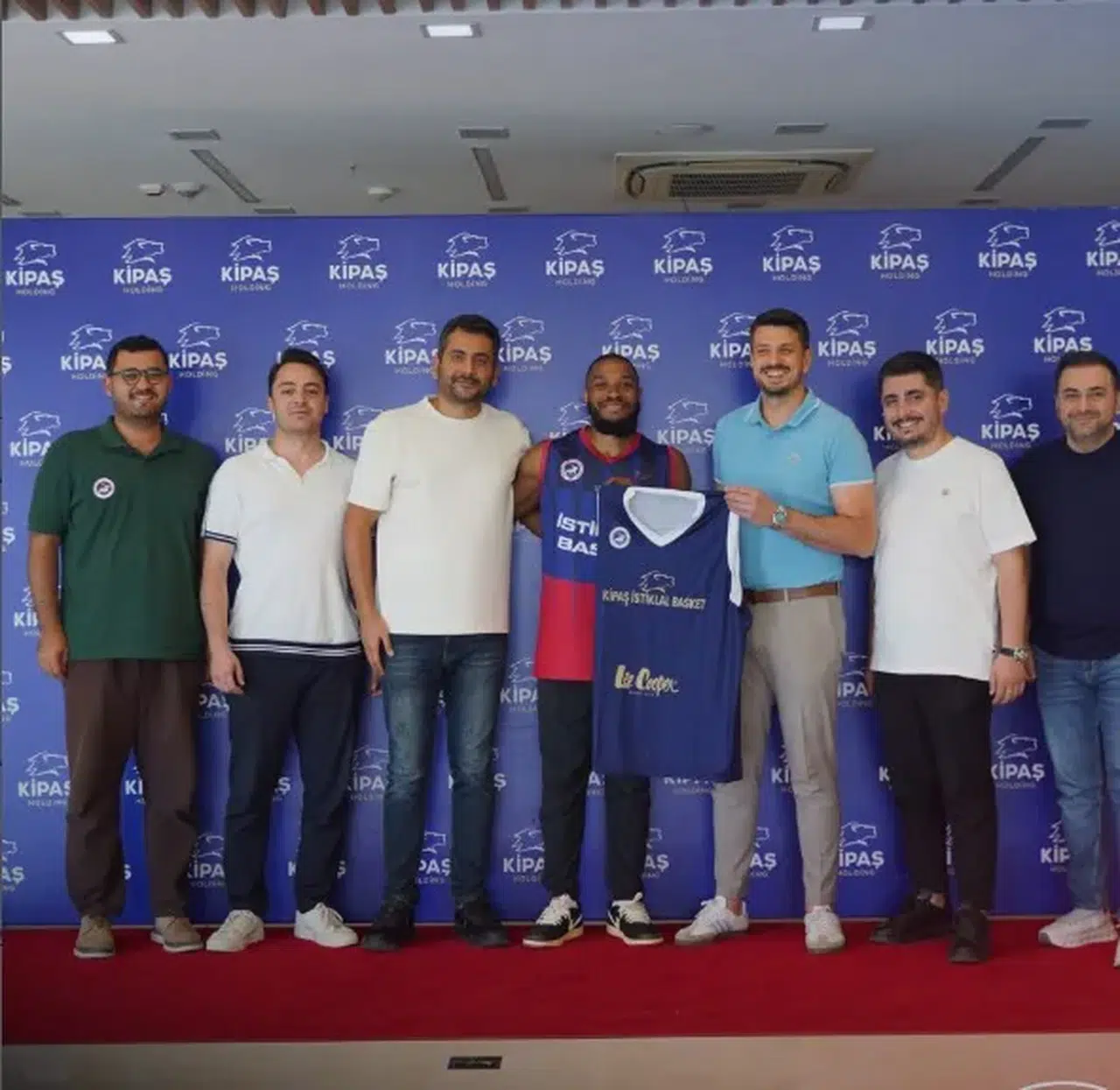KİPAŞ İstiklal Basketbol’un Yabancı Oyuncuları Takıma Katıldı