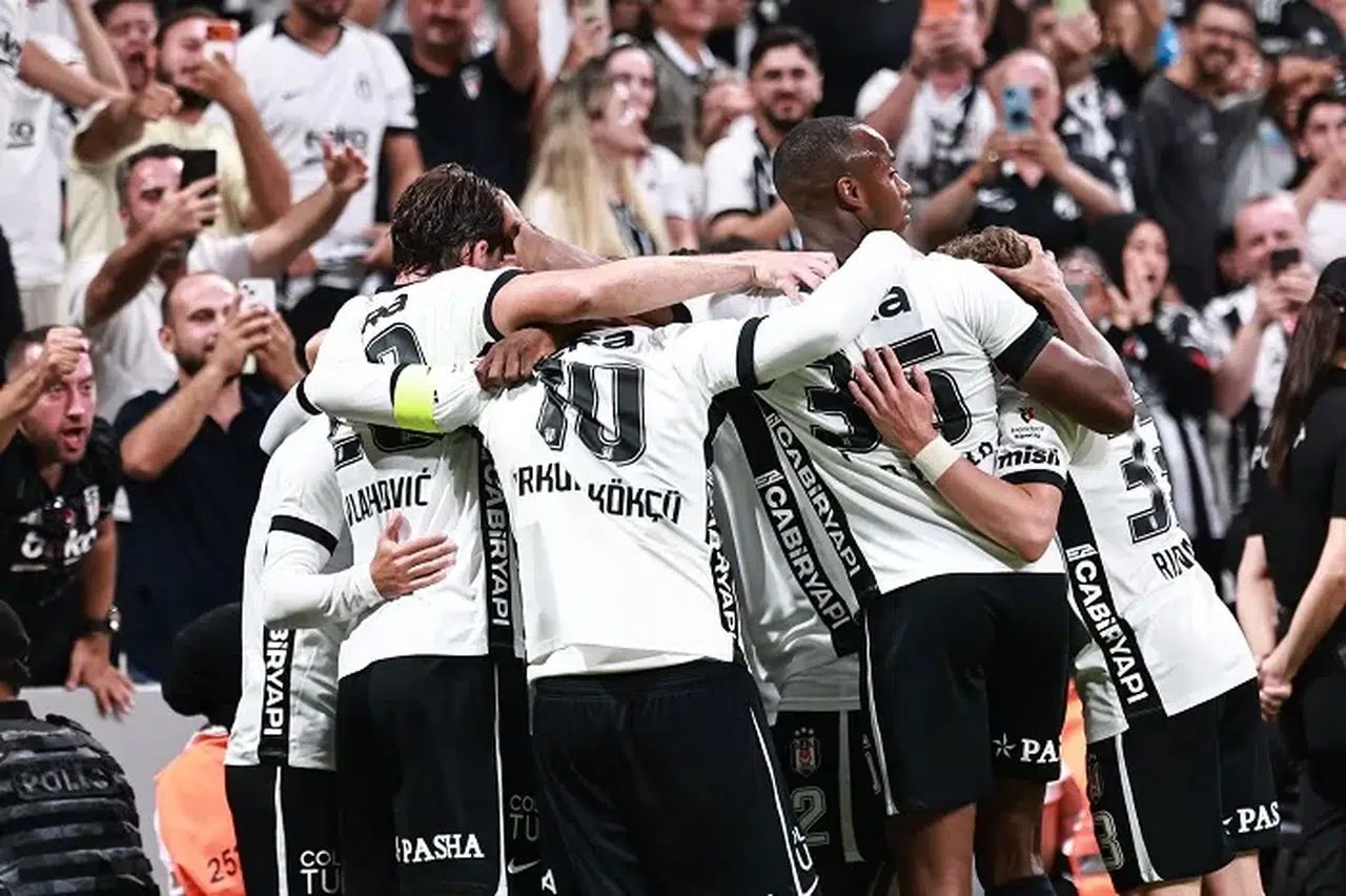 Beşiktaş İlk Yarıyı 1-0 Önde Kapattı