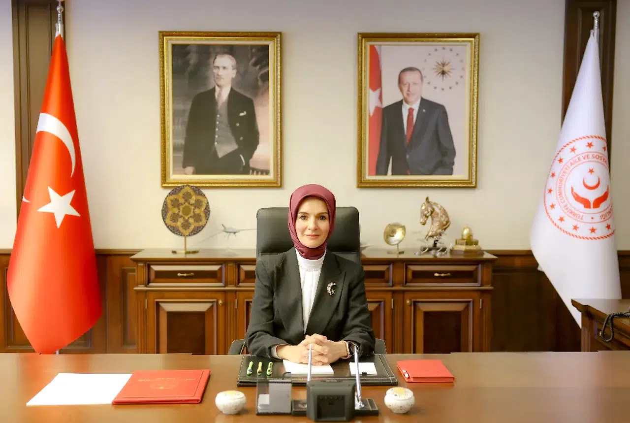 Bakanlık, Bakıma Muhtaç Anne Ve Oğlu İçin Harekete Geçti