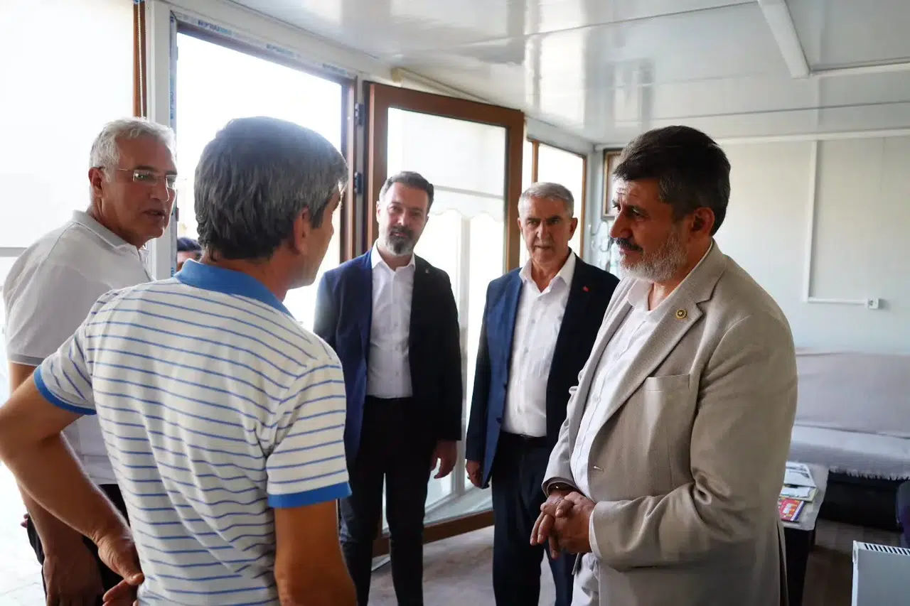 Milletvekili Debgici Ekinözü’nde Esnafı Dinledi