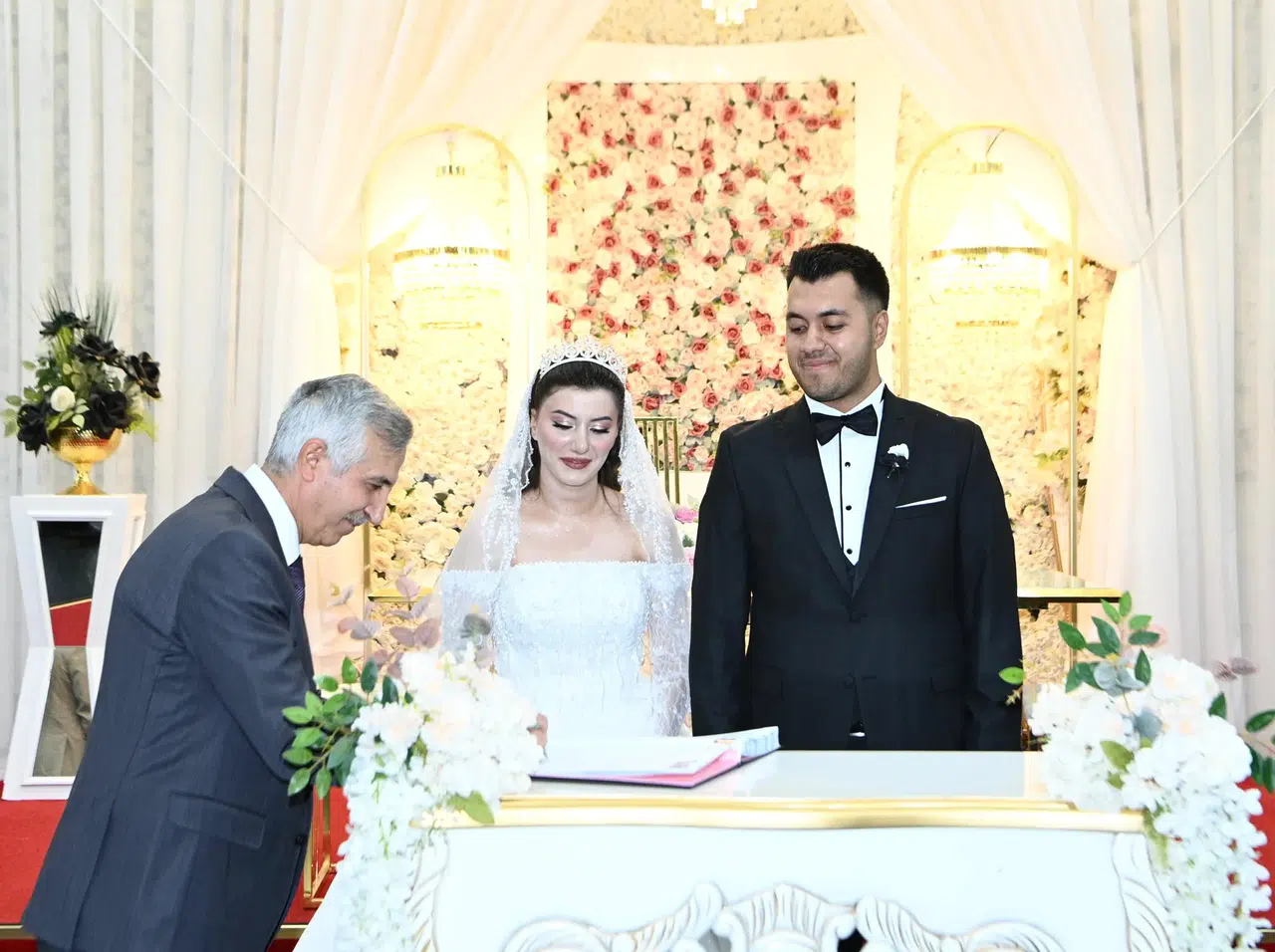 Vali Ünlüer, Şehit İlhan Güleç'in Kızının Düğün Törenine Katıldı