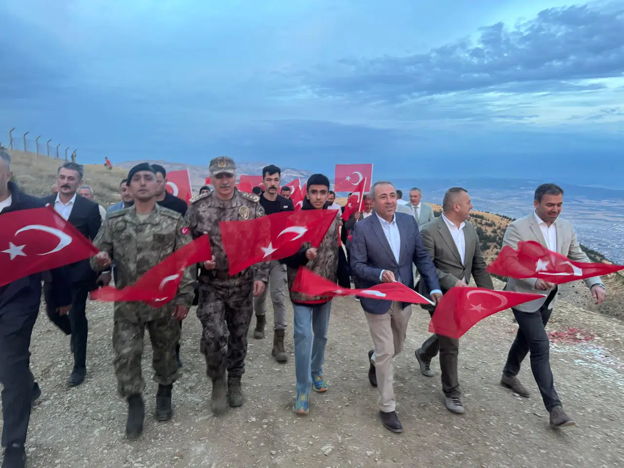 Milletvekili Karatutlu’dan Ahır Dağı’nda 30 Ağustos Mesajı