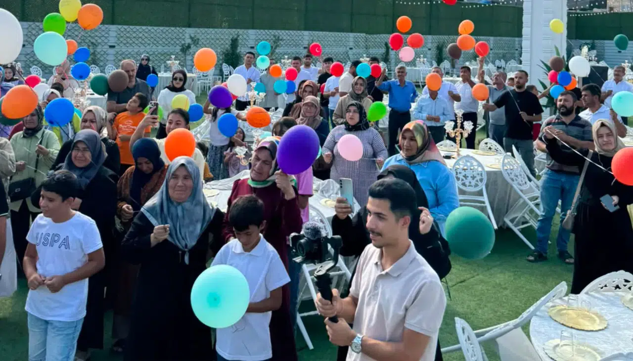 Kahramanmaraş’ta Gökyüzüne Umut Balonları Bırakıldı