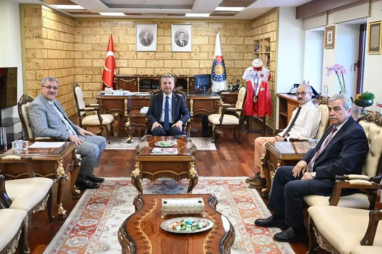 KSÜ’de Üç Enstitü Birleşti: Lisansüstü Eğitim Enstitüsü Kuruldu