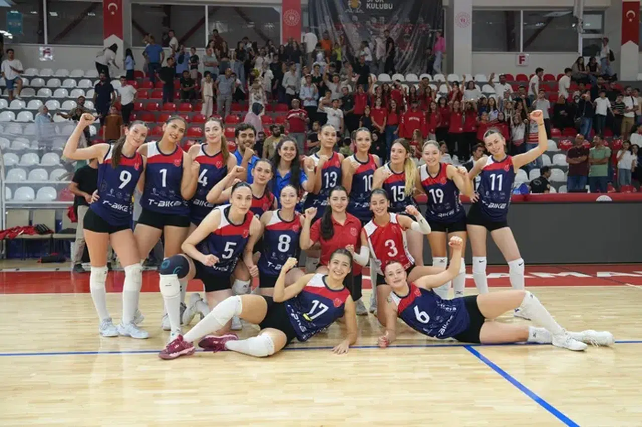 Büyükşehir’in Sultanları Lige Galibiyetle Başladı