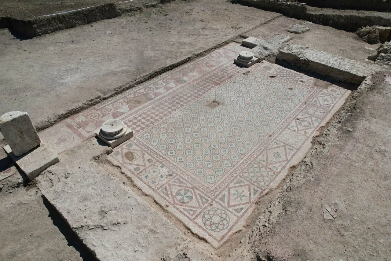 Pompeiopolis'te 105 metrekarelik mozaik bulundu