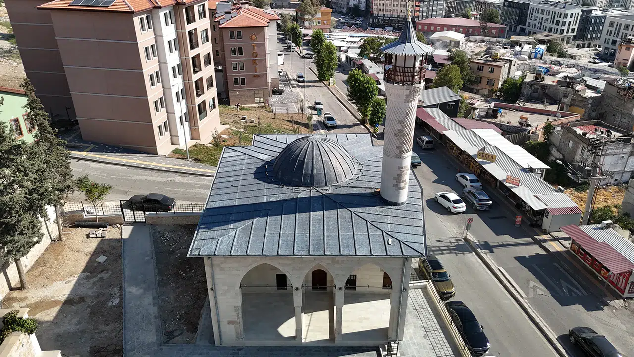 Depremde Hasar Alan 5 Cami İbadete Açılıyor