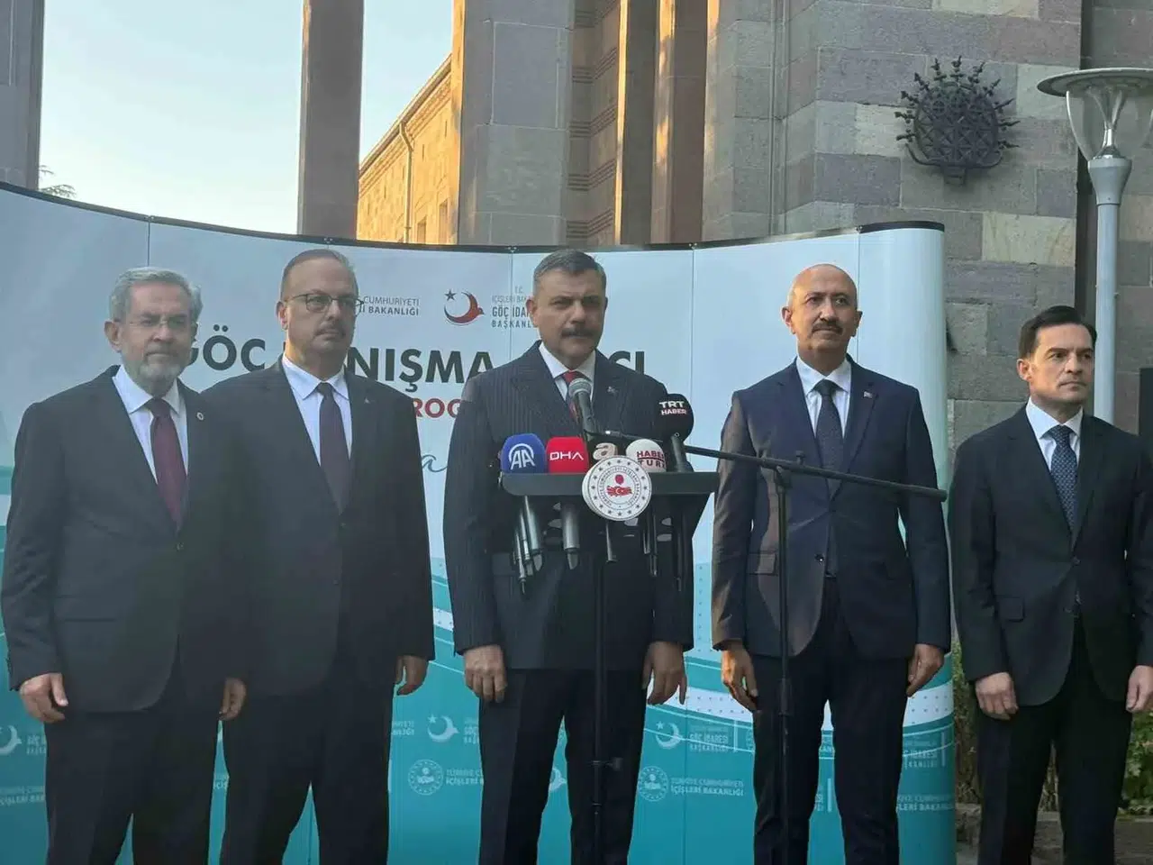 Okullarda Güvenlik İçin Yeni Dönem: 2 Bin 800 El Dedektörü Dağıtıldı
