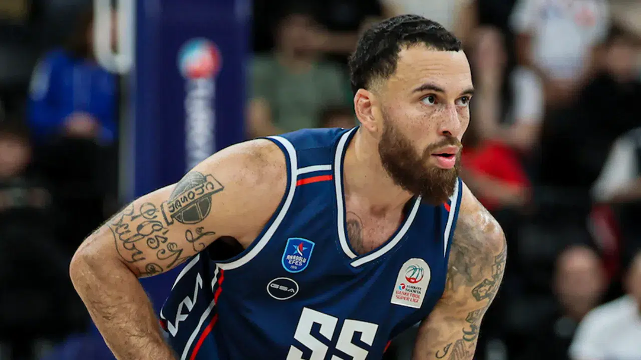 Anadolu Efes Derbide Beşiktaş’ı 95-81 Mağlup Etti