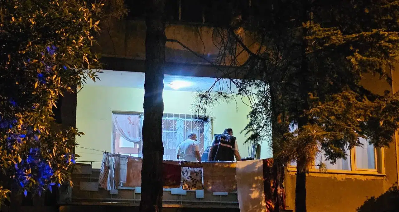 Tartıştığı Üvey Babasını Bıçaklayarak Ağır Yaraladı