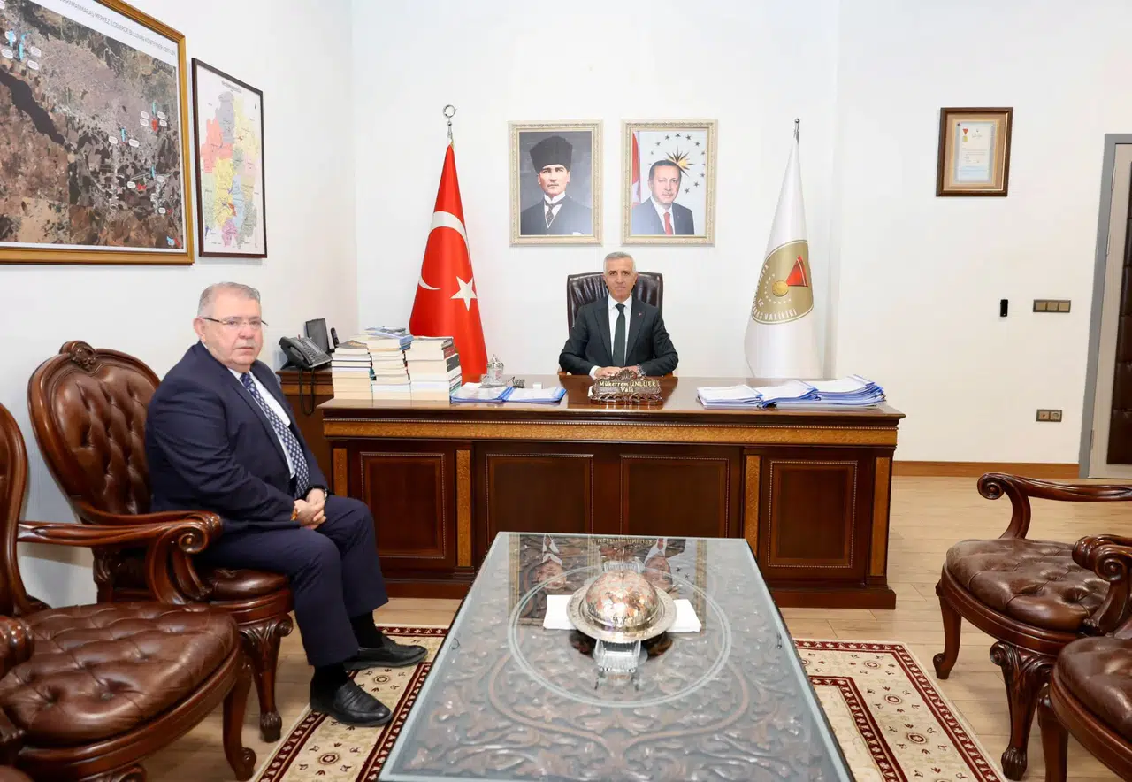 Vali Ünlüer, Hanefi Mahçiçek’i Makamında Ağırladı