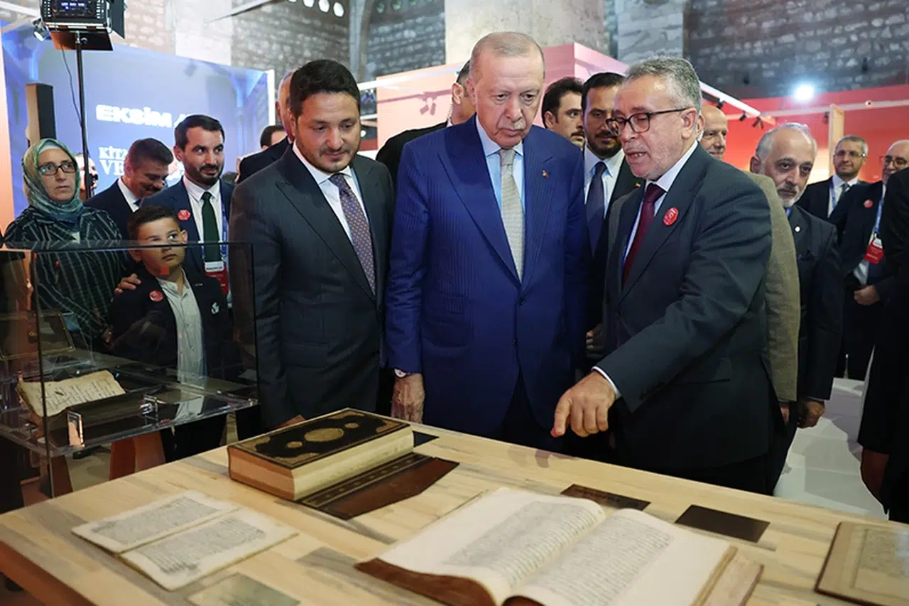 Cumhurbaşkanı Erdoğan'dan 'kitap' vurgusu... 'Bizi köklerimize bağlayan en güçlü damar'