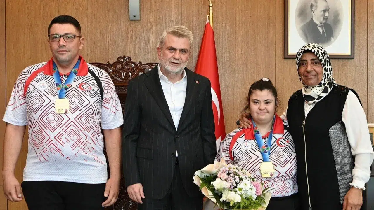 Başkan Görgel, Dünya Şampiyonu Zeynep Sude’yi Ağırladı
