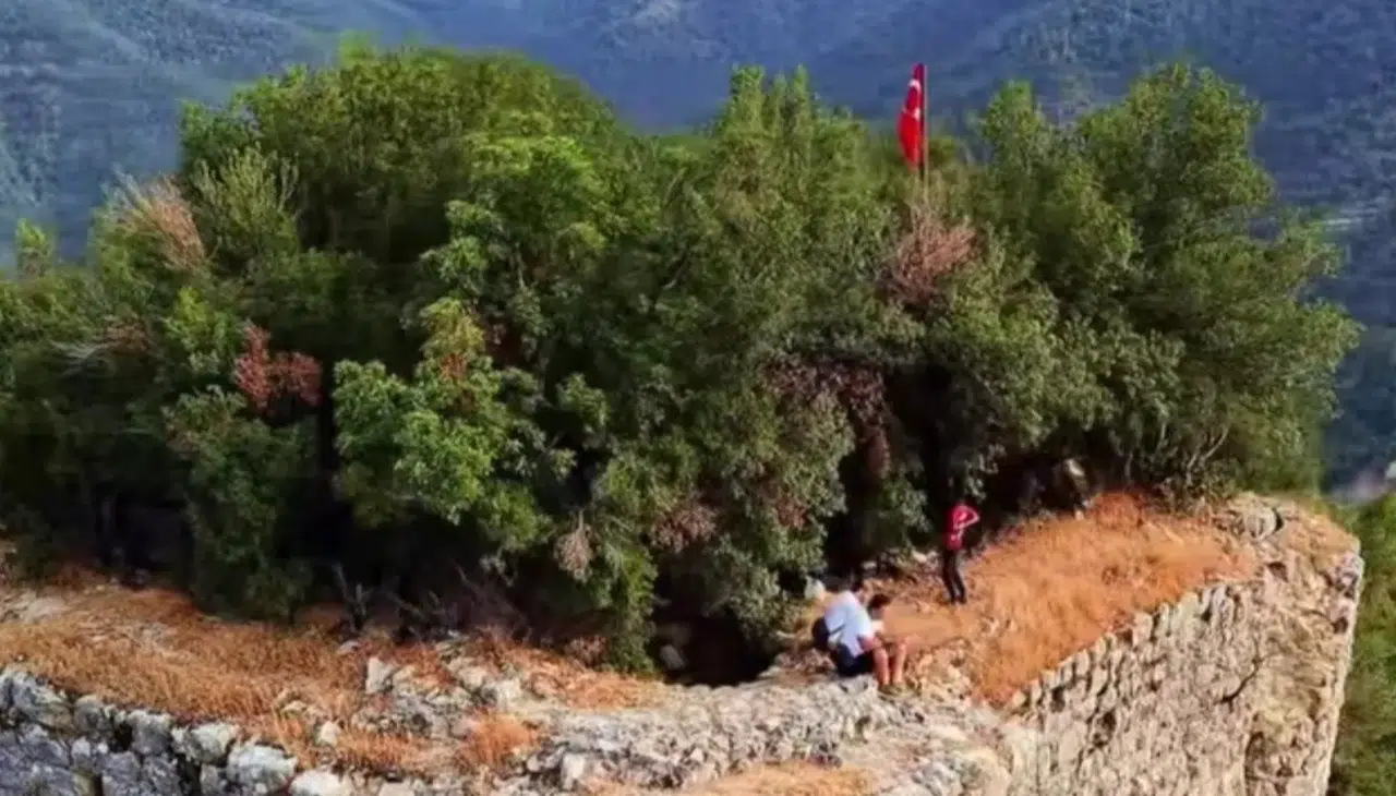 Tarihi Hisar Kalesi Yıllara Meydan Okuyor