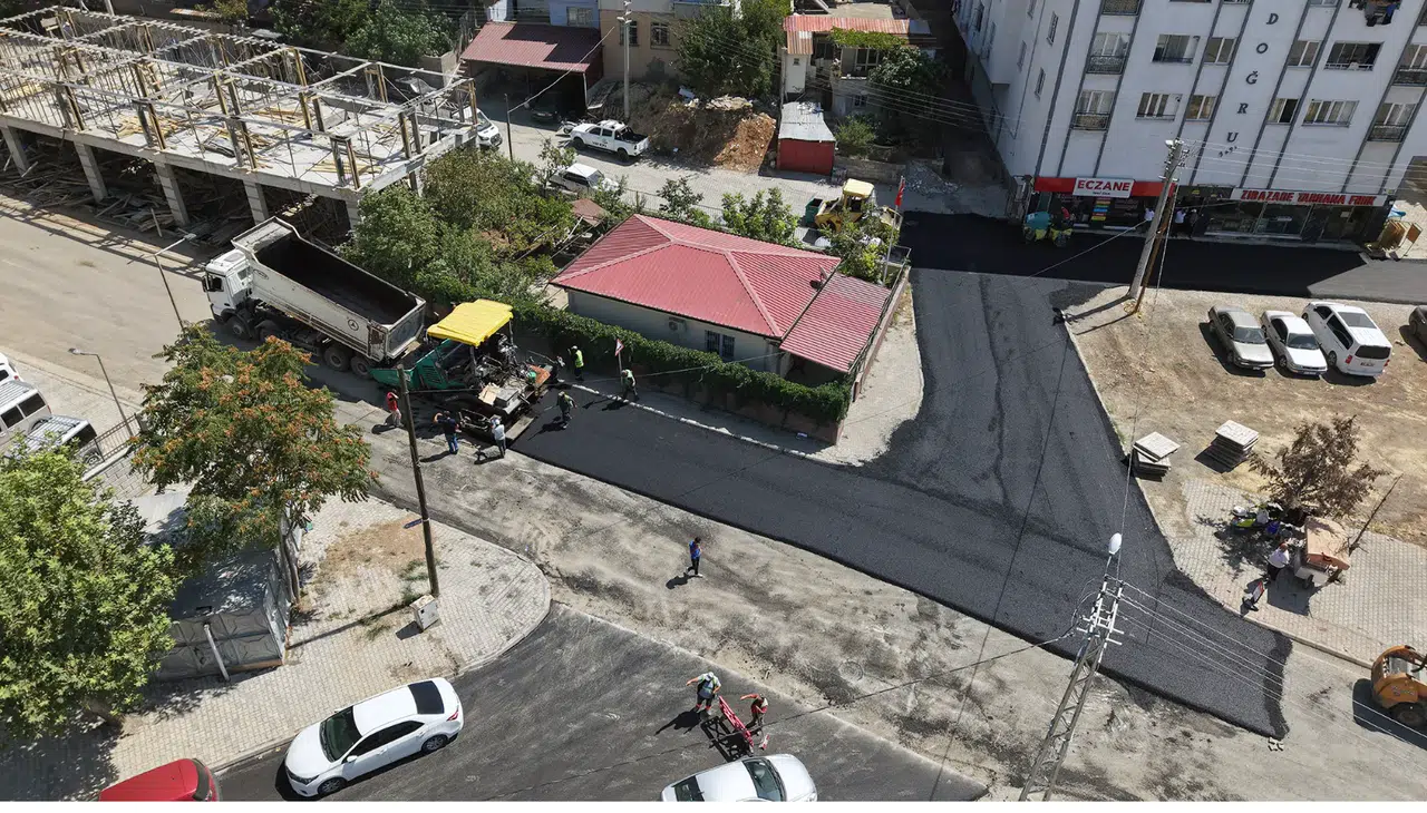 Ballıca’da Asfalt Çalışmaları Hız Kesmeden Sürüyor