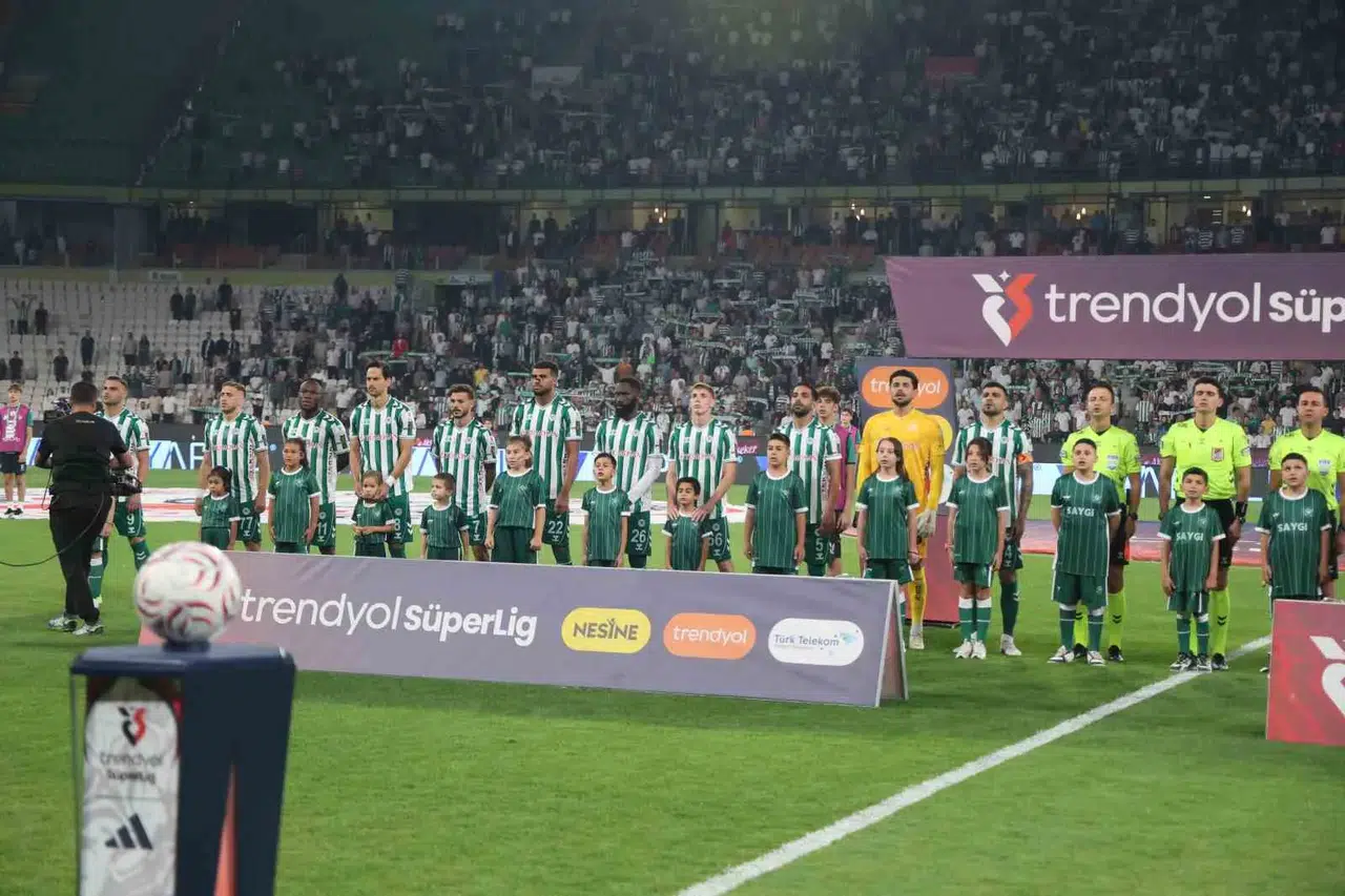 Konyaspor, Trabzonspor Galibiyetiyle 7 Maçlık Hasreti Bitirdi