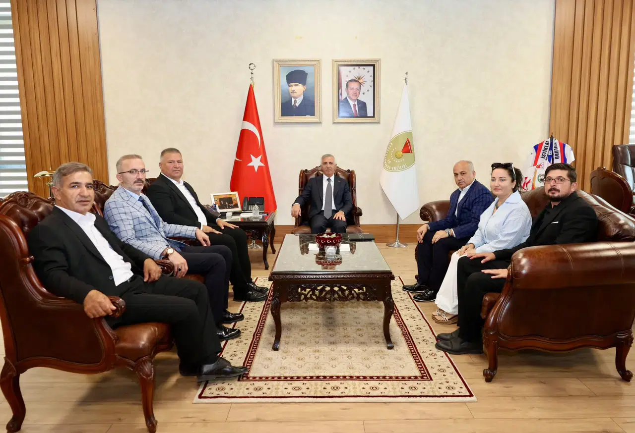 Vali Ünlüer, Muhtarlar Sendikası Heyetini Makamında Ağırladı