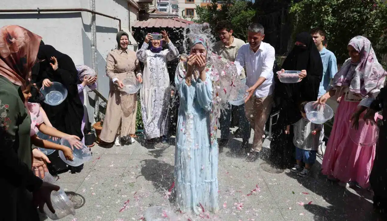 Fatma Zehra’nın Hafızlık Sürprizi Babasını Ağlattı