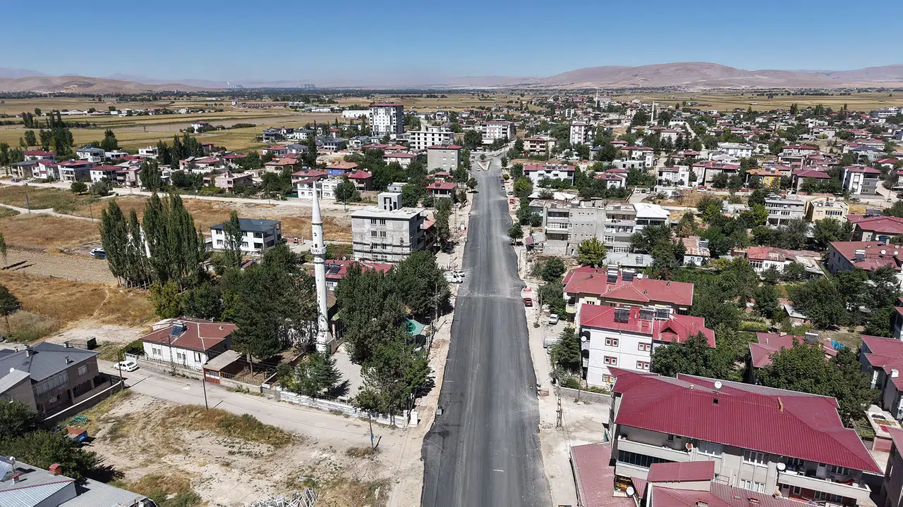 Elbistan’da 2 Kilometrelik Cadde Yenileniyor