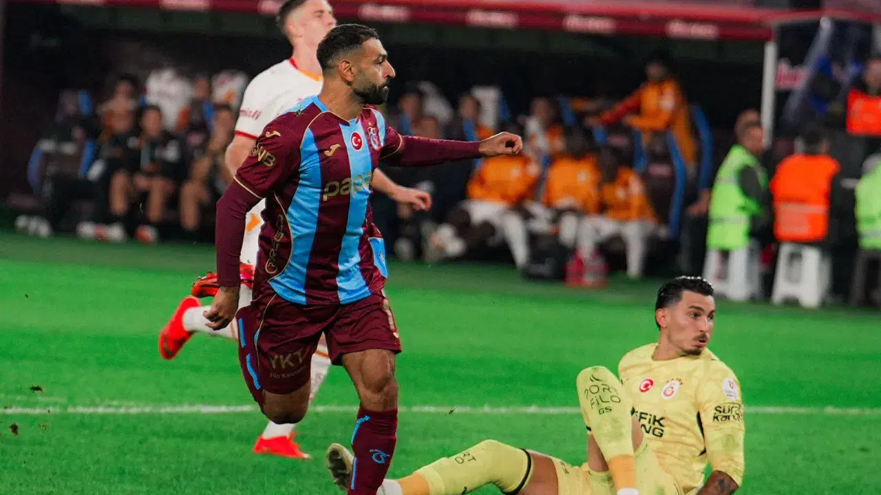 Trabzonspor İlk Yarıda Galatasaray’a Üç Gol Attı: 3-0