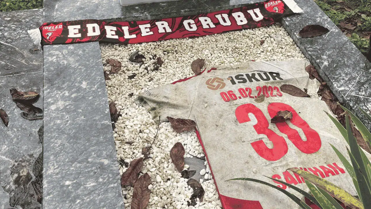 Edeler Grubu, Saruhan Bolat’ı Giresun’daki Mezarı Başında Andı