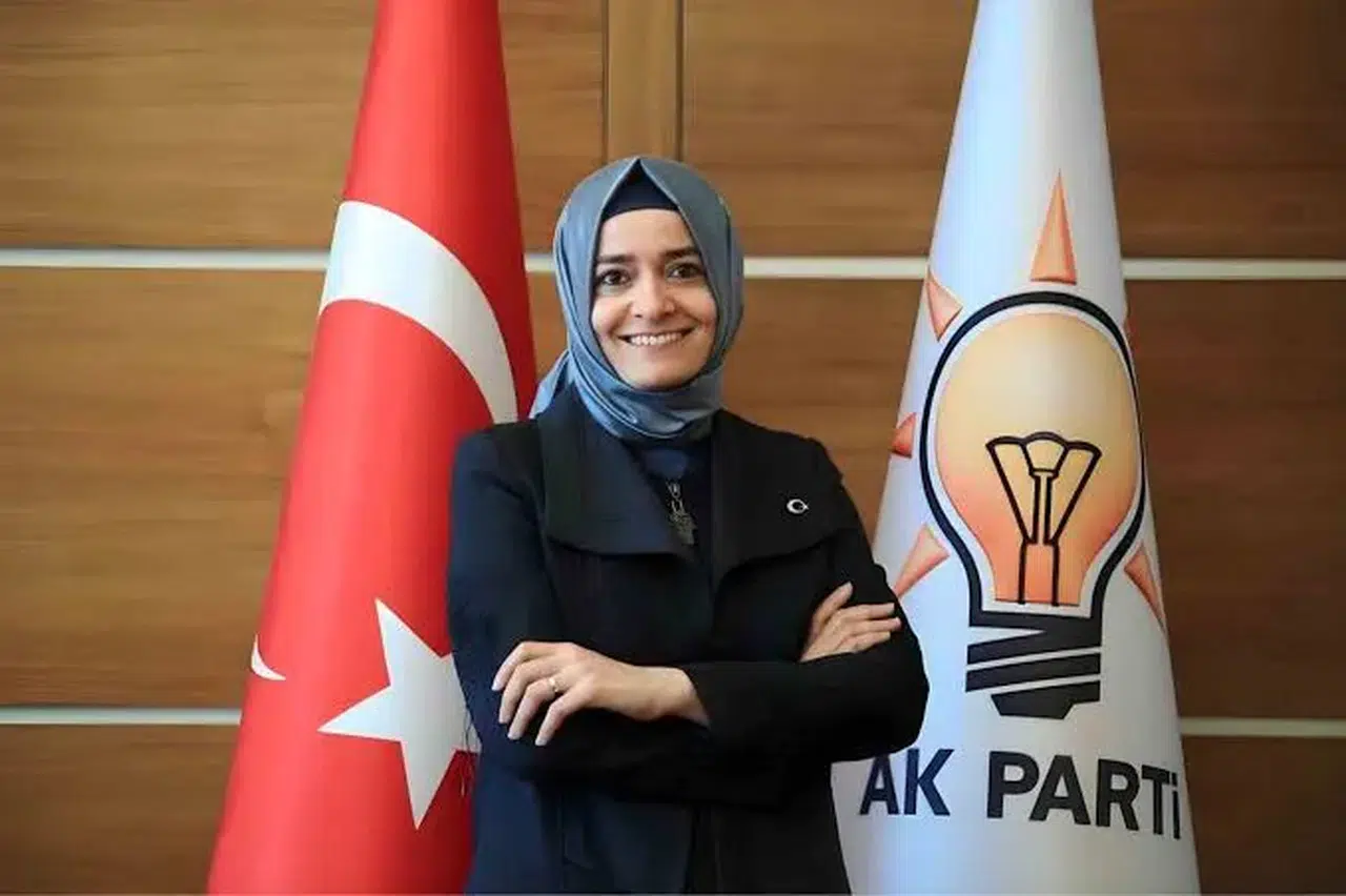 Fatma Betül Sayan Kaya Tüm Görevlerinden Affını İstedi
