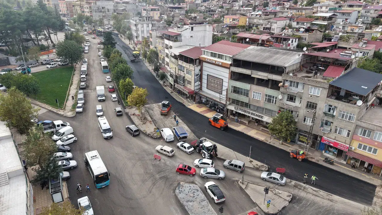 Kahramanmaraş'ta Bayazıtlı Bulvarı modernleşiyor, ulaşım konforu artıyor