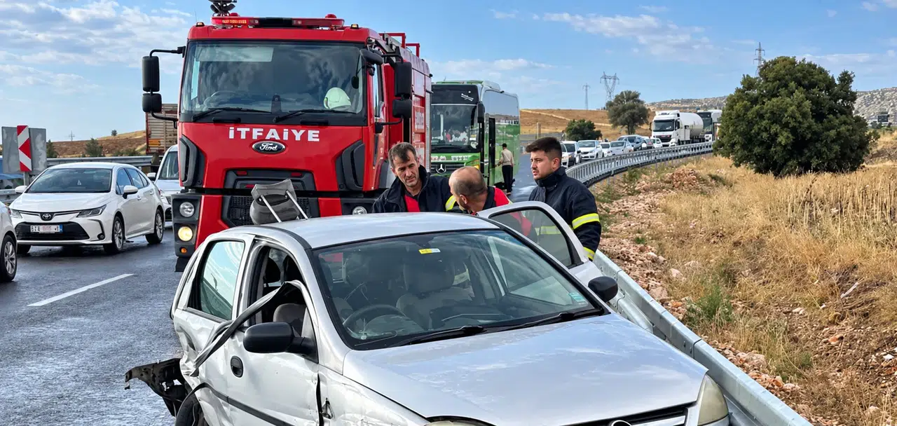 Gölbaşı-Kahramanmaraş Yolunda Zincirleme Kaza: 4 Yaralı