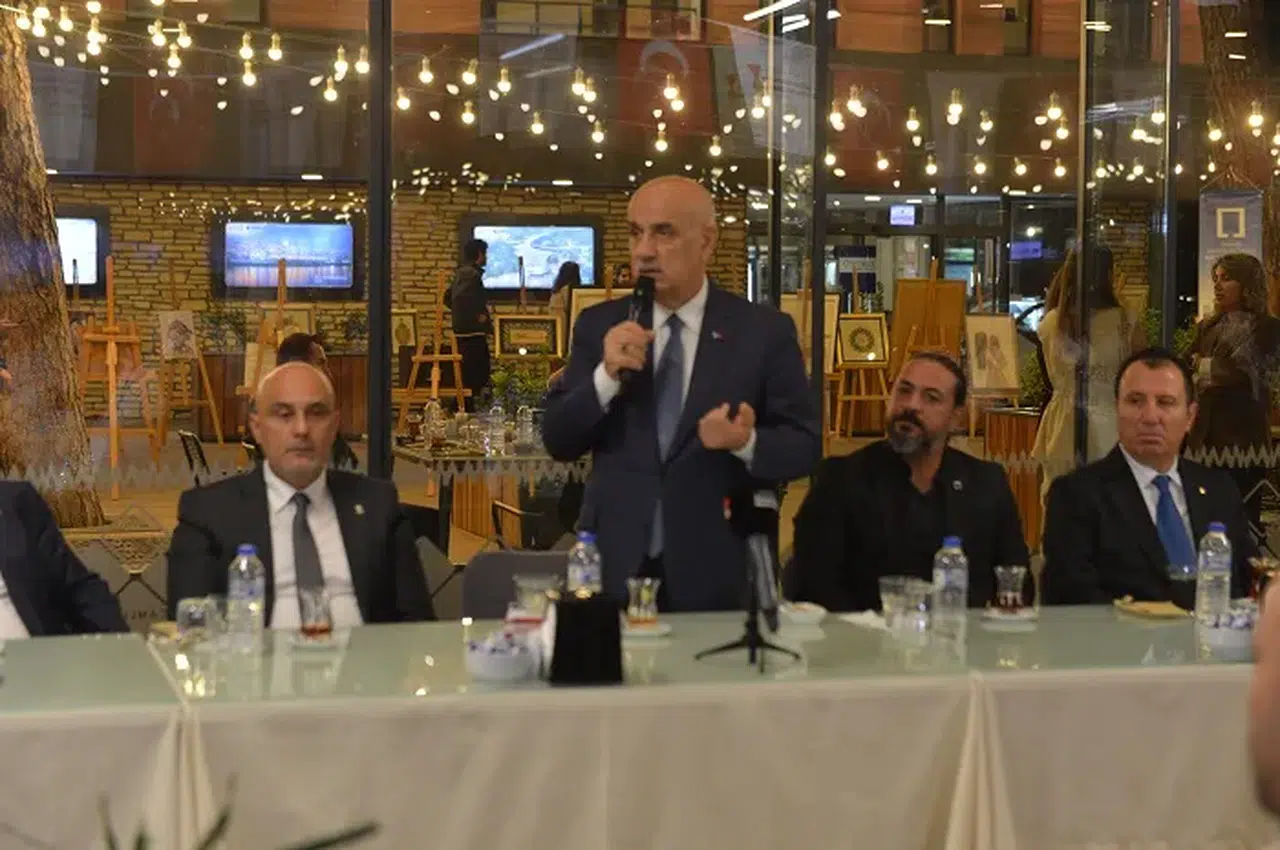 Vahit Kirişci, Kahramanmaraş’ta Mimarlık Günü’ne Katıldı
