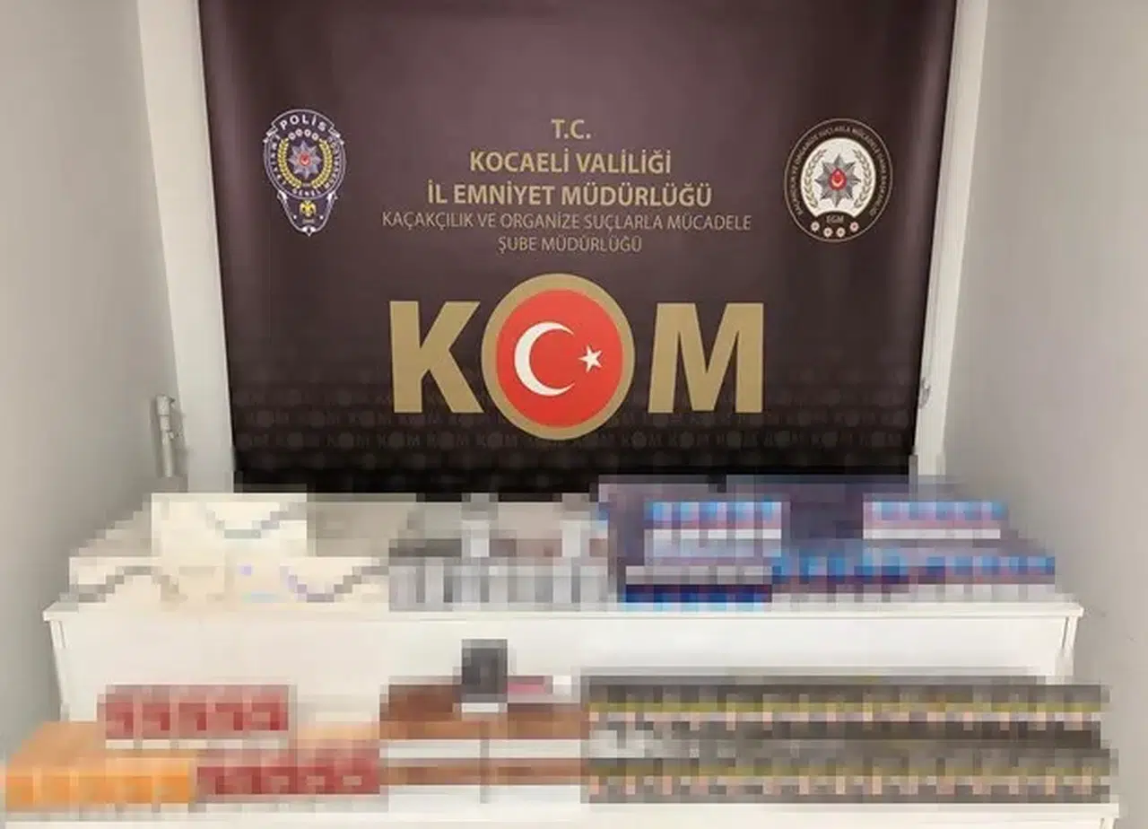 Kocaeli’de Araçta 1.410 Paket Kaçak Sigara Ele Geçirildi