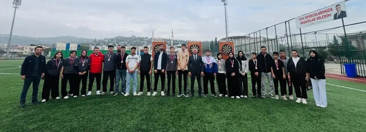Türkoğlu’nda 48 sporcu dart birinciliğinde yarıştı