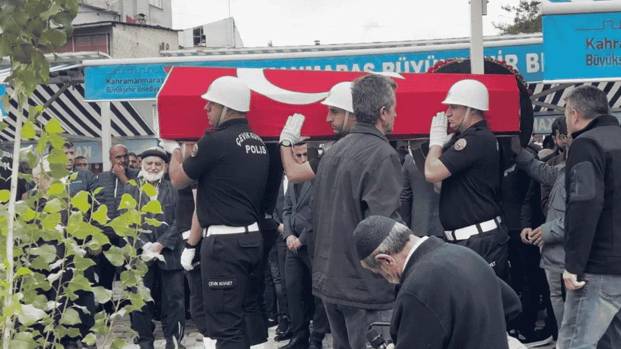 Göksun’daki Feci Kazada Ölen Dayı ve Yeğen Toprağa Verildi