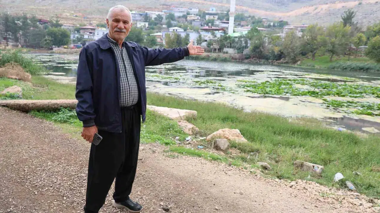 Pazarcık’ta nilüfer göllerini çöpler tehdit ediyor