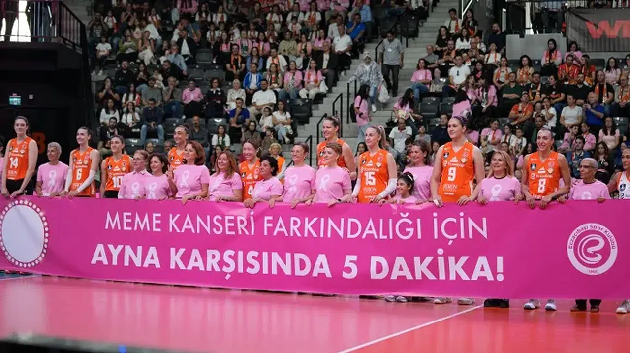Eczacıbaşı Ve Memorial’dan Meme Kanseri İçin Pembe Tribün