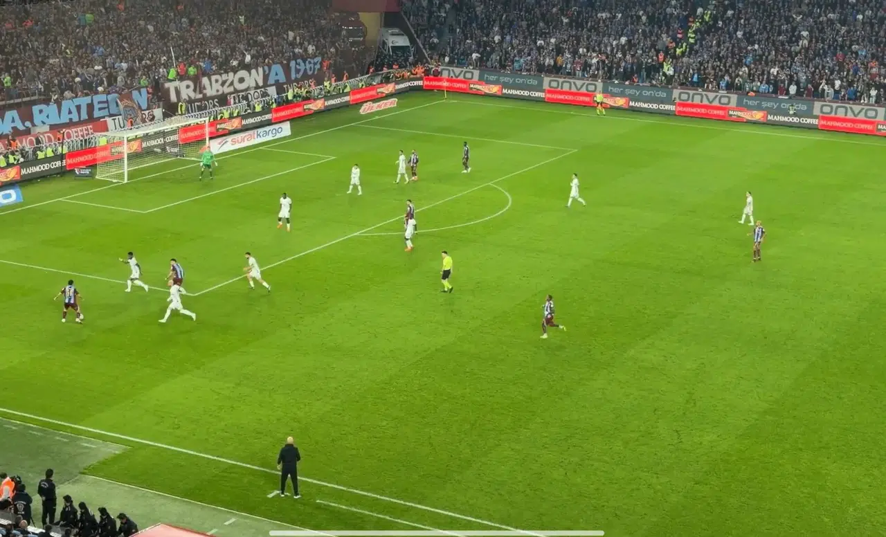 Beşiktaş, Trabzonspor Deplasmanında İlk Yarıyı Geride Kapattı